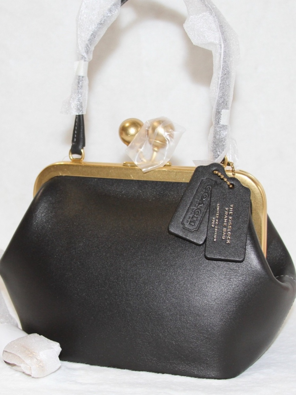 Coach Kisslock Frame Bag 16 Black Glovetanned Leather NWT - Picture 2 of 8